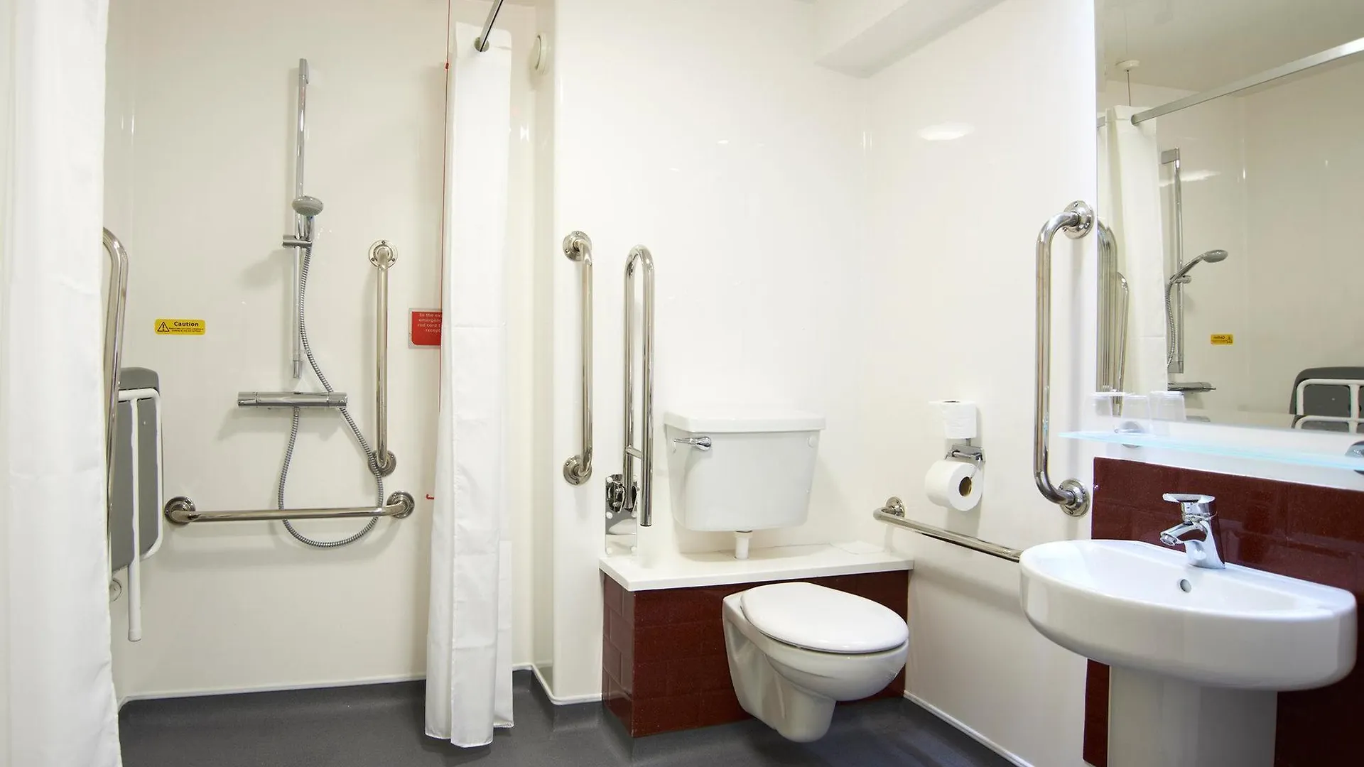 Travelodge Excel London 3*,